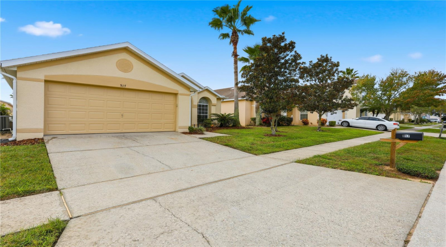 DAVENPORT, Florida 33897, 3 Bedrooms Bedrooms, ,2 BathroomsBathrooms,Residential,For Sale,BLOOMINGDALE,0,MFRO6356039