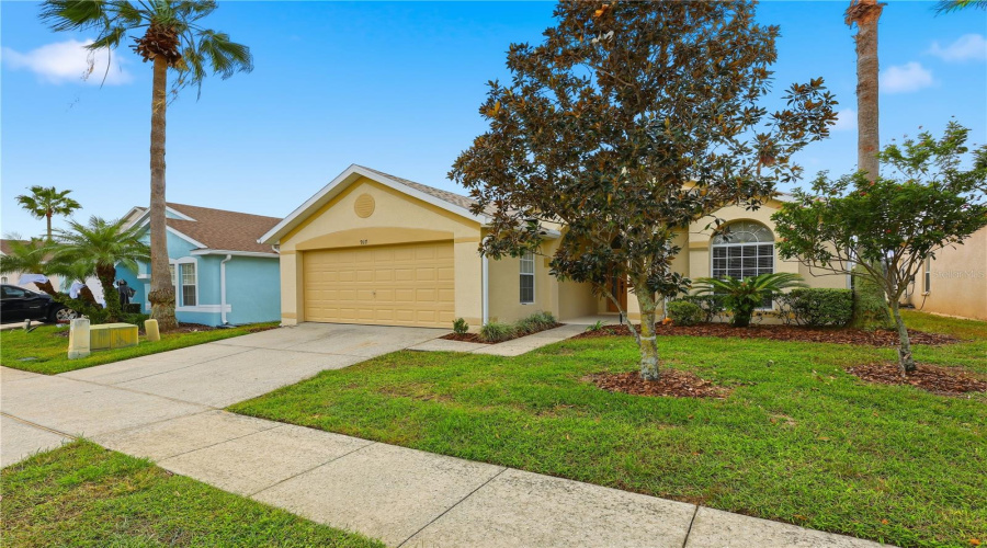 DAVENPORT, Florida 33897, 3 Bedrooms Bedrooms, ,2 BathroomsBathrooms,Residential,For Sale,BLOOMINGDALE,0,MFRO6356039
