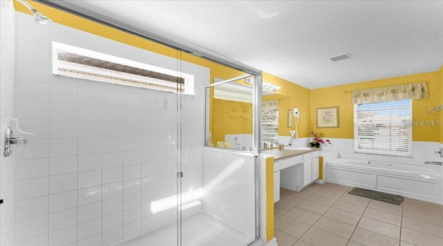 KISSIMMEE, Florida 34747, 6 Bedrooms Bedrooms, ,4 BathroomsBathrooms,Residential,For Sale,MANESTY,0,MFRO6353180