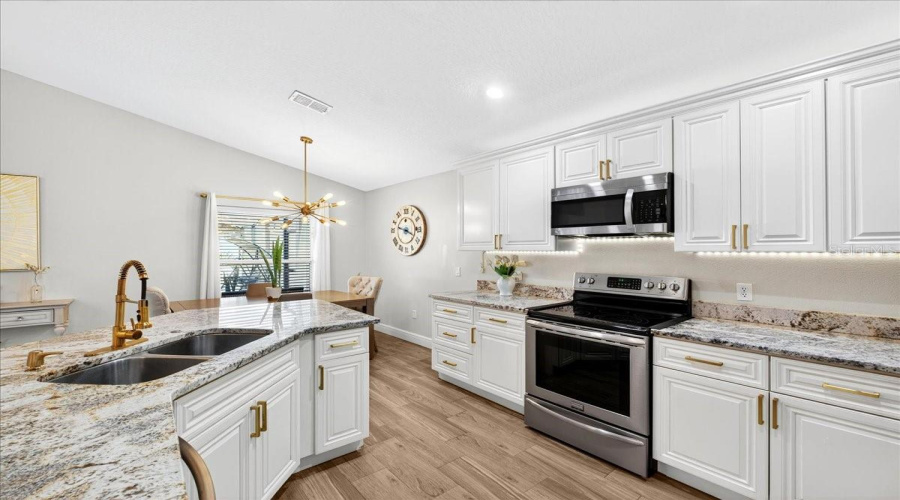 DAVENPORT, Florida 33896, 4 Bedrooms Bedrooms, ,3 BathroomsBathrooms,Residential,For Sale,KILDRUMMY,0,MFRS5137879