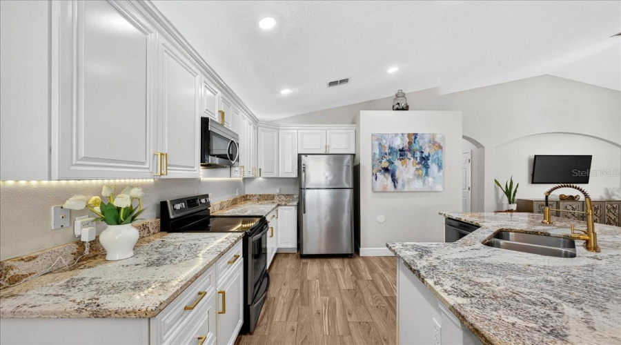 DAVENPORT, Florida 33896, 4 Bedrooms Bedrooms, ,3 BathroomsBathrooms,Residential,For Sale,KILDRUMMY,0,MFRS5137879