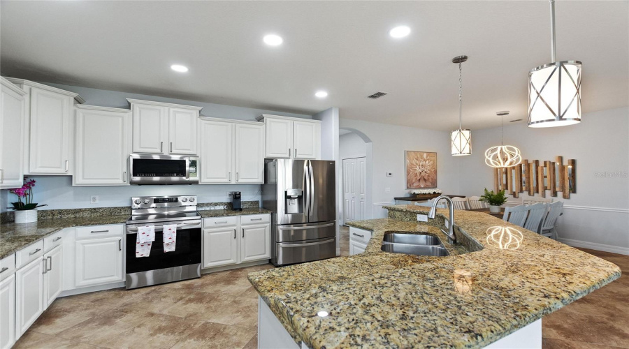 DAVENPORT, Florida 33896, 3 Bedrooms Bedrooms, ,2 BathroomsBathrooms,Residential,For Sale,DOVE VALLEY,0,MFRS5137865