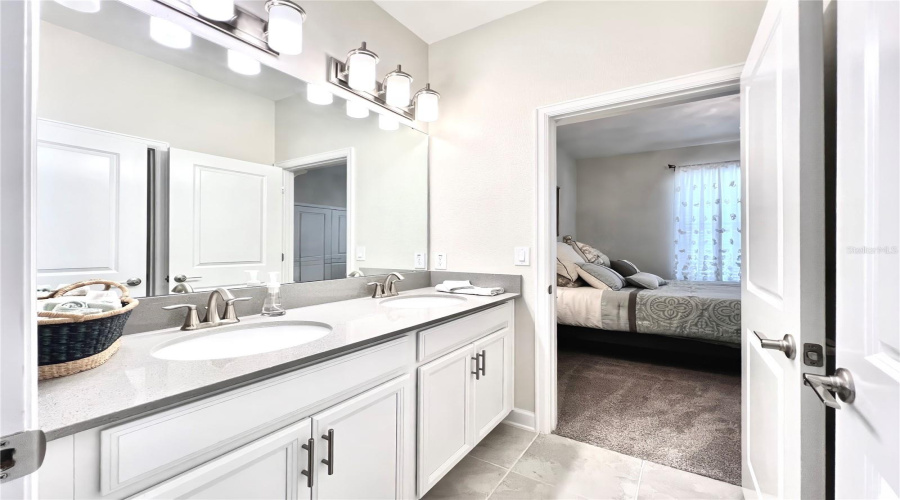 KISSIMMEE, Florida 34746, 4 Bedrooms Bedrooms, ,3 BathroomsBathrooms,Residential,For Sale,TRIBUTE,0,MFRO6290987