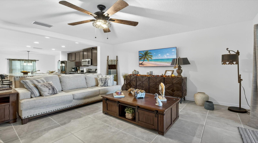 DAVENPORT, Florida 33837, 3 Bedrooms Bedrooms, ,2 BathroomsBathrooms,Residential,For Sale,ANNABELLE,0,MFRO6357559