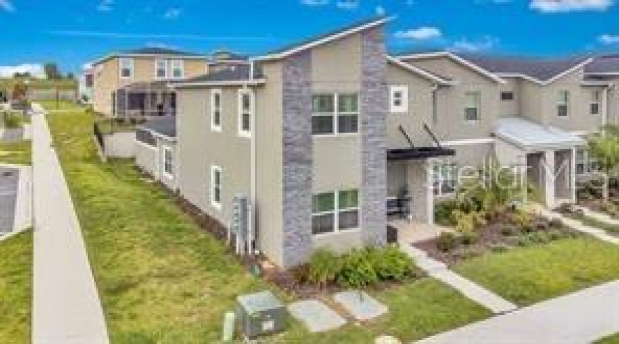 DAVENPORT, Florida 33896, 5 Bedrooms Bedrooms, ,4 BathroomsBathrooms,Residential,For Sale,LEADER,0,MFRO6355909