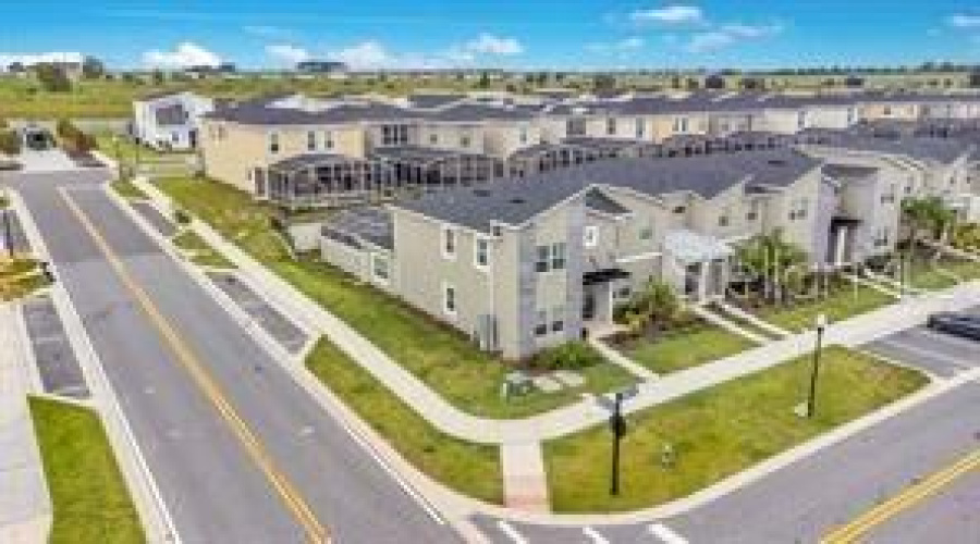 DAVENPORT, Florida 33896, 5 Bedrooms Bedrooms, ,4 BathroomsBathrooms,Residential,For Sale,LEADER,0,MFRO6355909