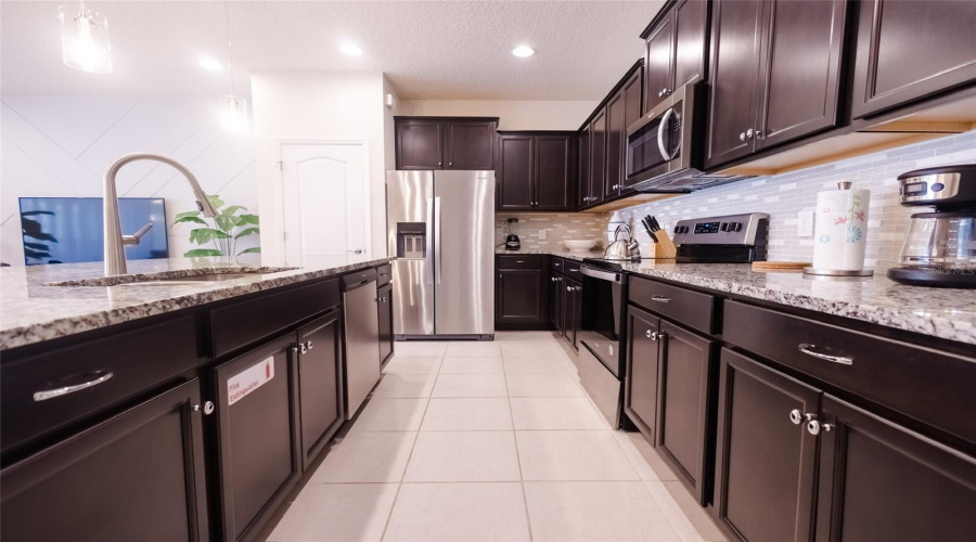 KISSIMMEE, Florida 34747, 5 Bedrooms Bedrooms, ,4 BathroomsBathrooms,Residential,For Sale,DUBAI,0,MFRO6348529