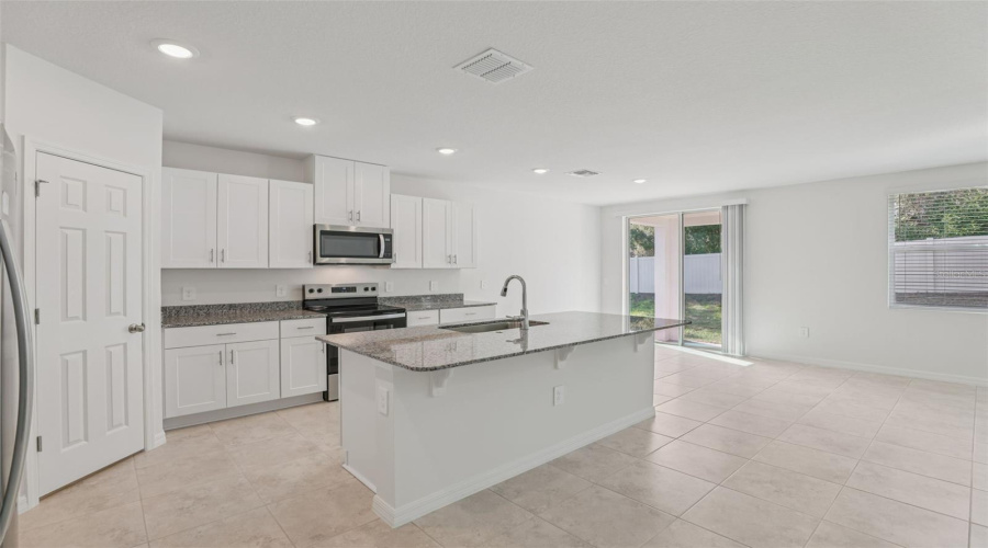 DAVENPORT, Florida 33837, 4 Bedrooms Bedrooms, ,3 BathroomsBathrooms,Residential,For Sale,WHITE TAIL,0,MFRO6357813