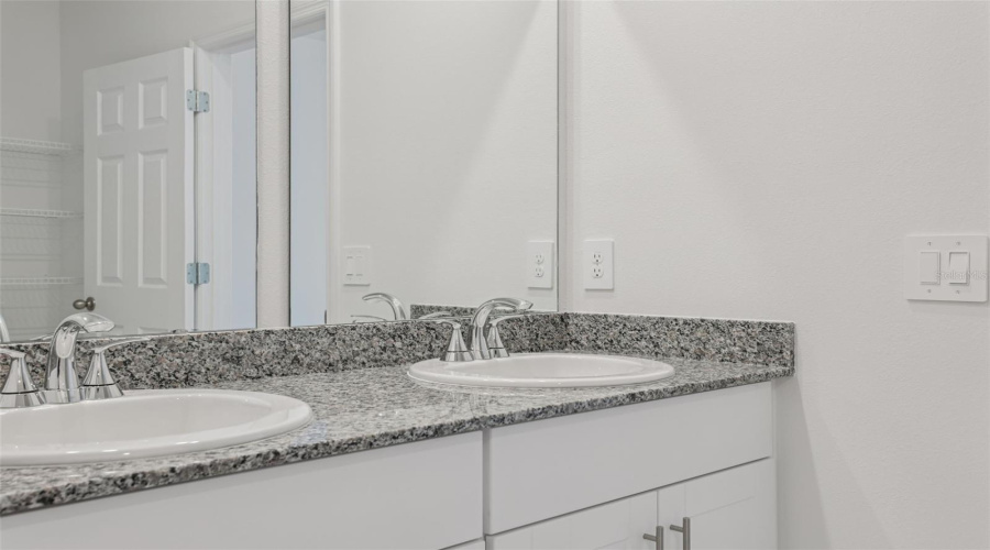 DAVENPORT, Florida 33837, 4 Bedrooms Bedrooms, ,3 BathroomsBathrooms,Residential,For Sale,WHITE TAIL,0,MFRO6357813