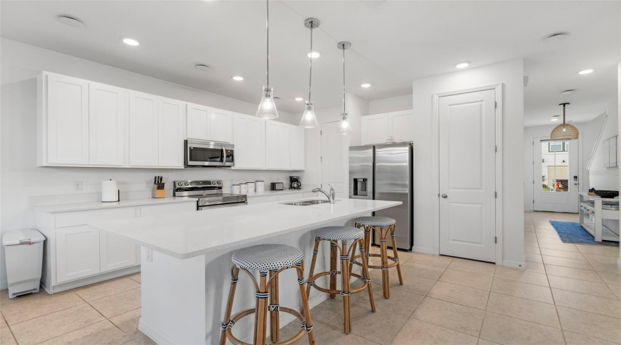 DAVENPORT, Florida 33896, 3 Bedrooms Bedrooms, ,2 BathroomsBathrooms,Residential,For Sale,LONGBOAT,0,MFRS5137784