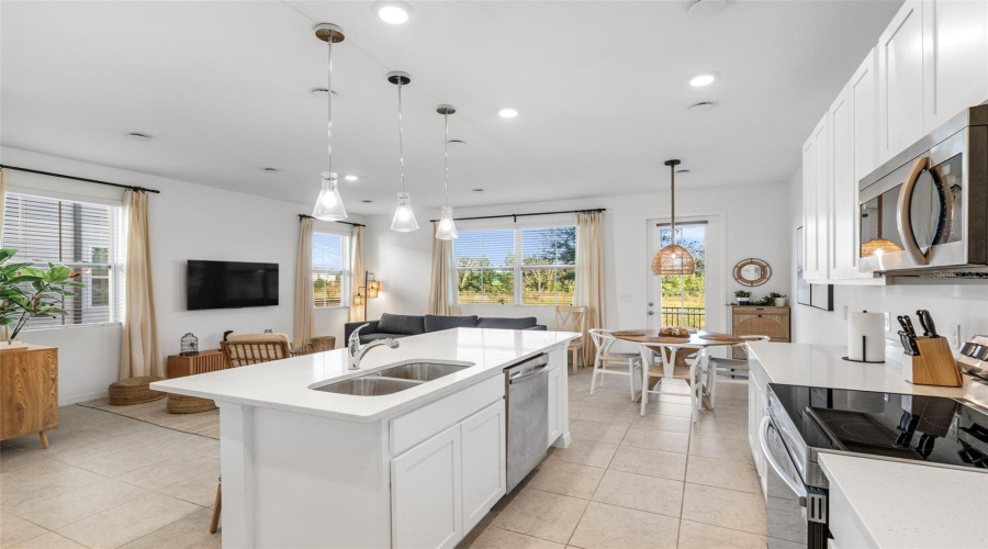 DAVENPORT, Florida 33896, 3 Bedrooms Bedrooms, ,2 BathroomsBathrooms,Residential,For Sale,LONGBOAT,0,MFRS5137784