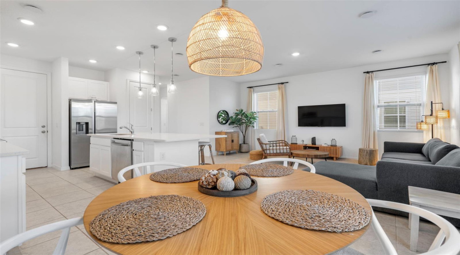 DAVENPORT, Florida 33896, 3 Bedrooms Bedrooms, ,2 BathroomsBathrooms,Residential,For Sale,LONGBOAT,0,MFRS5137784