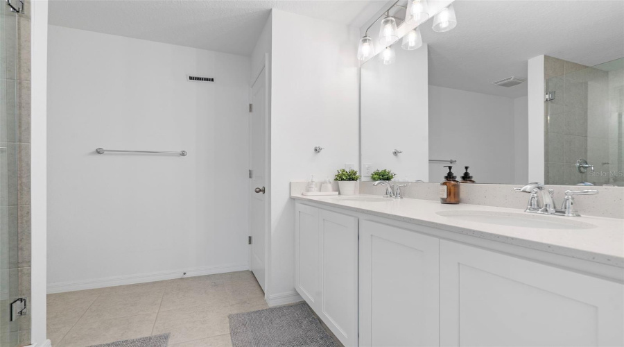 DAVENPORT, Florida 33896, 3 Bedrooms Bedrooms, ,2 BathroomsBathrooms,Residential,For Sale,LONGBOAT,0,MFRS5137784