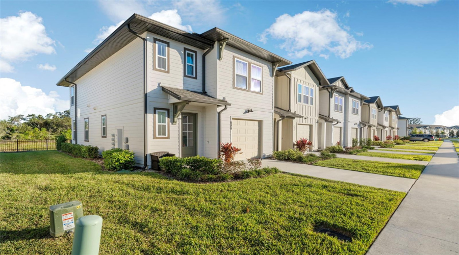 DAVENPORT, Florida 33896, 3 Bedrooms Bedrooms, ,2 BathroomsBathrooms,Residential,For Sale,LONGBOAT,0,MFRS5137784