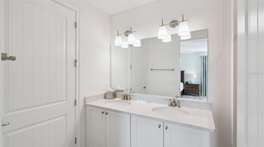 KISSIMMEE, Florida 34747, 5 Bedrooms Bedrooms, ,5 BathroomsBathrooms,Residential,For Sale,KNEE DEEP,0,MFRO6357744