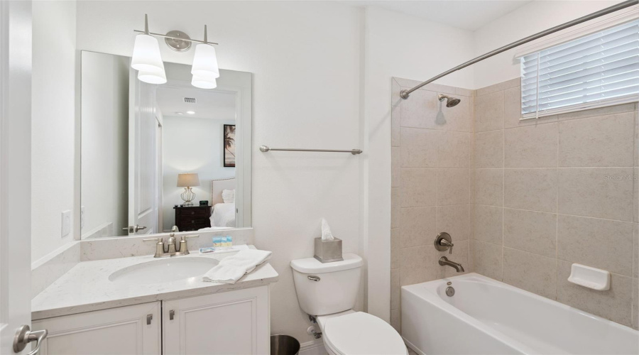 KISSIMMEE, Florida 34747, 5 Bedrooms Bedrooms, ,5 BathroomsBathrooms,Residential,For Sale,KNEE DEEP,0,MFRO6357744