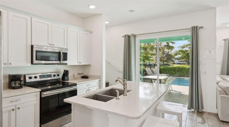 KISSIMMEE, Florida 34747, 5 Bedrooms Bedrooms, ,5 BathroomsBathrooms,Residential,For Sale,KNEE DEEP,0,MFRO6357744