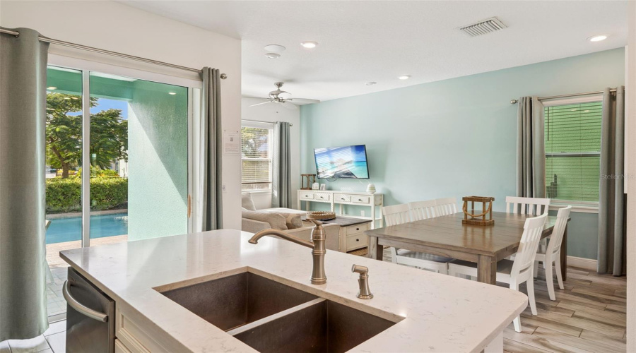 KISSIMMEE, Florida 34747, 5 Bedrooms Bedrooms, ,5 BathroomsBathrooms,Residential,For Sale,KNEE DEEP,0,MFRO6357744