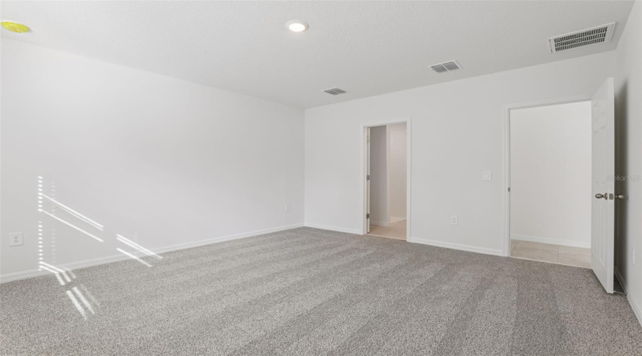 DAVENPORT, Florida 33837, 4 Bedrooms Bedrooms, ,3 BathroomsBathrooms,Residential,For Sale,WHITE TAIL,0,MFRO6352637