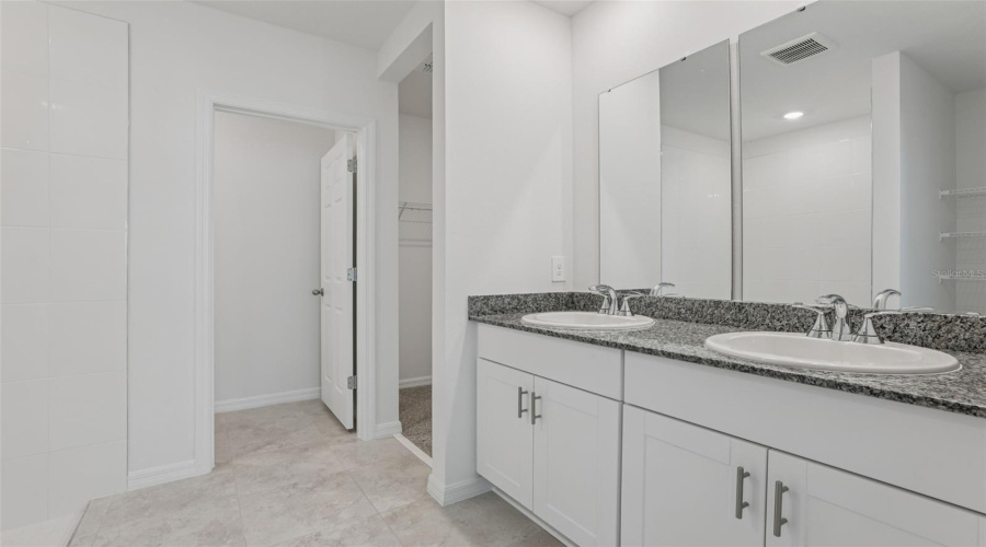 DAVENPORT, Florida 33837, 4 Bedrooms Bedrooms, ,3 BathroomsBathrooms,Residential,For Sale,WHITE TAIL,0,MFRO6352637