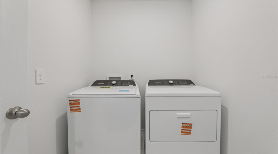 DAVENPORT, Florida 33837, 4 Bedrooms Bedrooms, ,3 BathroomsBathrooms,Residential,For Sale,WHITE TAIL,0,MFRO6352637