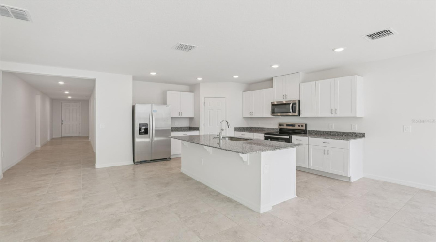 DAVENPORT, Florida 33837, 4 Bedrooms Bedrooms, ,3 BathroomsBathrooms,Residential,For Sale,WHITE TAIL,0,MFRO6352637