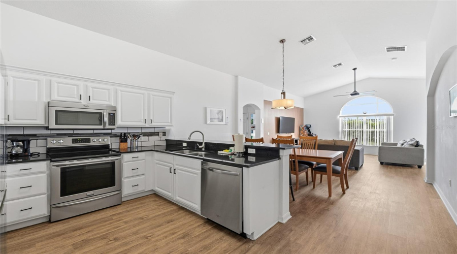 DAVENPORT, Florida 33896, 4 Bedrooms Bedrooms, ,3 BathroomsBathrooms,Residential,For Sale,KILDRUMMY,0,MFRS5137809