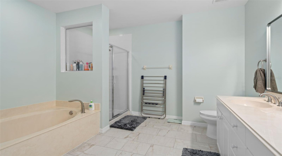 KISSIMMEE, Florida 34747, 3 Bedrooms Bedrooms, ,2 BathroomsBathrooms,Residential,For Sale,GREENLAWN,0,MFRA4671014