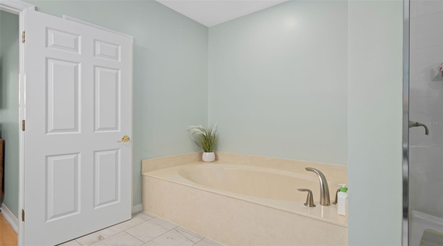 KISSIMMEE, Florida 34747, 3 Bedrooms Bedrooms, ,2 BathroomsBathrooms,Residential,For Sale,GREENLAWN,0,MFRA4671014