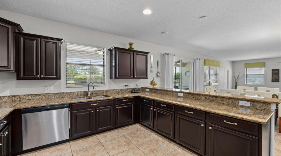 DAVENPORT, Florida 33896, 6 Bedrooms Bedrooms, ,6 BathroomsBathrooms,Residential,For Sale,WEXFORD,0,MFRTB8373509