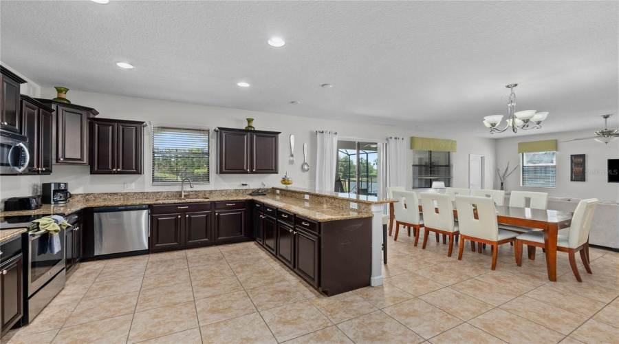 DAVENPORT, Florida 33896, 6 Bedrooms Bedrooms, ,6 BathroomsBathrooms,Residential,For Sale,WEXFORD,0,MFRTB8373509