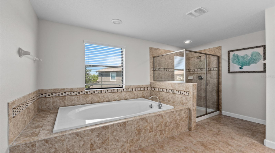 DAVENPORT, Florida 33896, 6 Bedrooms Bedrooms, ,6 BathroomsBathrooms,Residential,For Sale,WEXFORD,0,MFRTB8373509