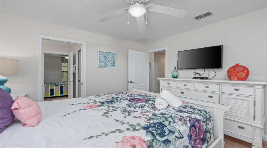 DAVENPORT, Florida 33896, 6 Bedrooms Bedrooms, ,6 BathroomsBathrooms,Residential,For Sale,WEXFORD,0,MFRTB8373509