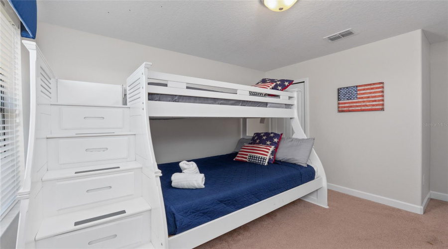 DAVENPORT, Florida 33896, 6 Bedrooms Bedrooms, ,6 BathroomsBathrooms,Residential,For Sale,WEXFORD,0,MFRTB8373509