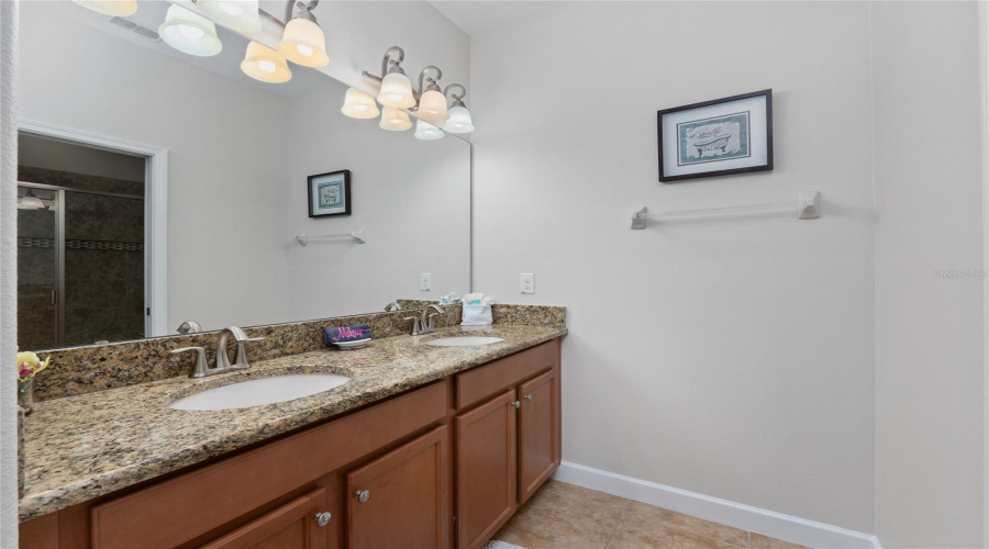 DAVENPORT, Florida 33896, 6 Bedrooms Bedrooms, ,6 BathroomsBathrooms,Residential,For Sale,WEXFORD,0,MFRTB8373509