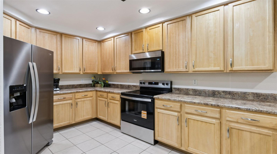 KISSIMMEE, Florida 34747, 2 Bedrooms Bedrooms, ,2 BathroomsBathrooms,Residential,For Sale,TREASURE TROVE,0,MFRO6357747