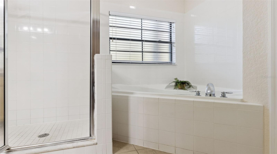 KISSIMMEE, Florida 34747, 2 Bedrooms Bedrooms, ,2 BathroomsBathrooms,Residential,For Sale,TREASURE TROVE,0,MFRO6357747