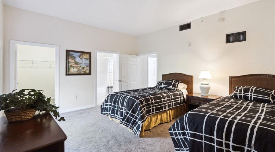 KISSIMMEE, Florida 34747, 2 Bedrooms Bedrooms, ,2 BathroomsBathrooms,Residential,For Sale,TREASURE TROVE,0,MFRO6357747