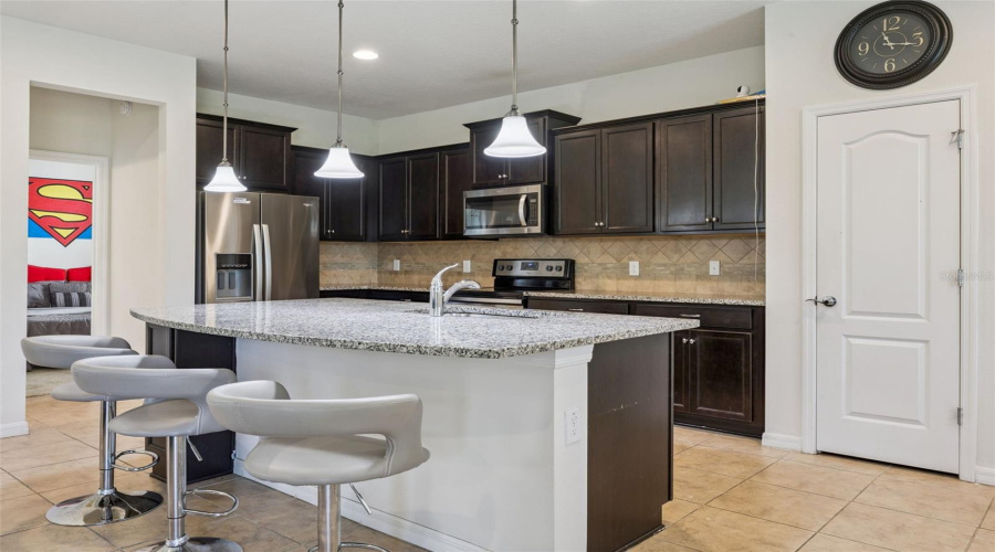 KISSIMMEE, Florida 34747, 5 Bedrooms Bedrooms, ,4 BathroomsBathrooms,Residential,For Sale,NICE,0,MFRO6357334