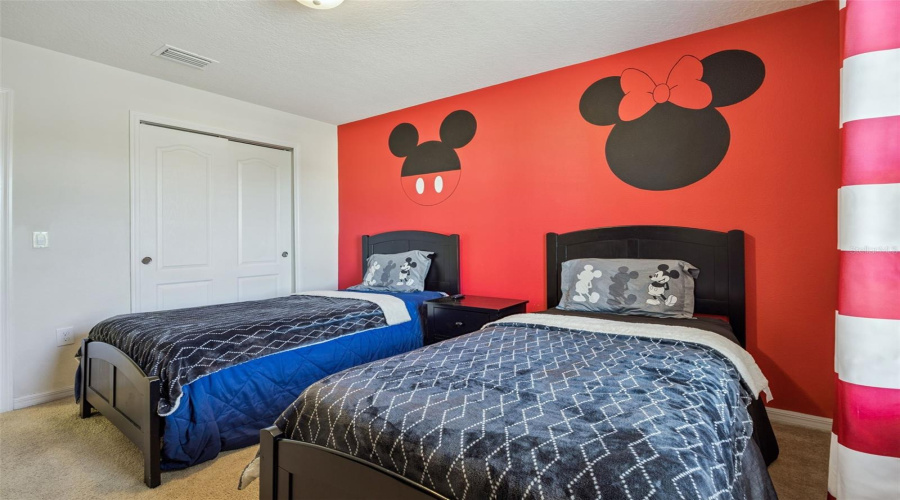 KISSIMMEE, Florida 34747, 5 Bedrooms Bedrooms, ,4 BathroomsBathrooms,Residential,For Sale,NICE,0,MFRO6357334