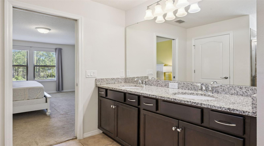 KISSIMMEE, Florida 34747, 5 Bedrooms Bedrooms, ,4 BathroomsBathrooms,Residential,For Sale,NICE,0,MFRO6357334