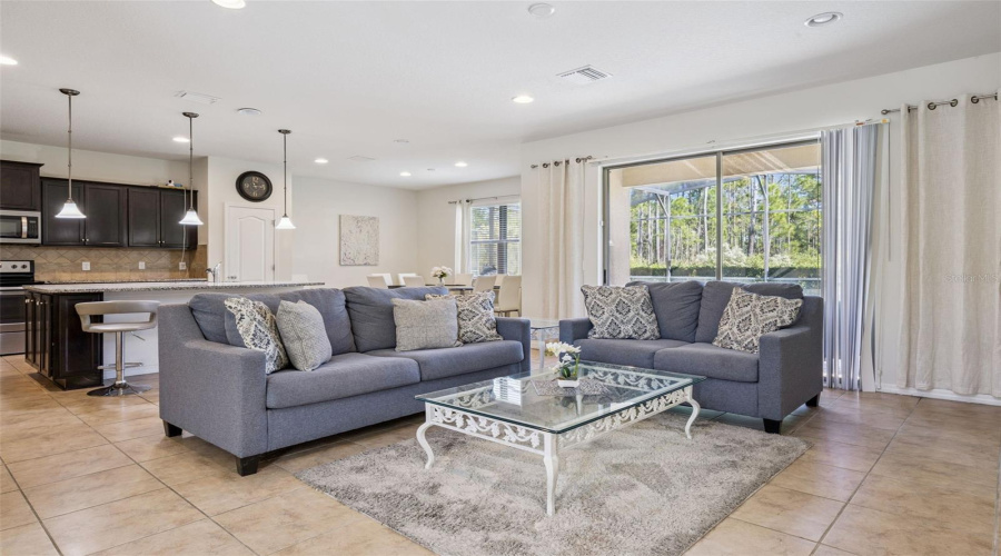 KISSIMMEE, Florida 34747, 5 Bedrooms Bedrooms, ,4 BathroomsBathrooms,Residential,For Sale,NICE,0,MFRO6357334