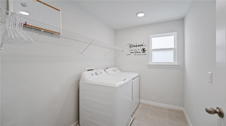 DAVENPORT, Florida 33896, 4 Bedrooms Bedrooms, ,2 BathroomsBathrooms,Residential,For Sale,ABERDEEN,0,MFRL4956781