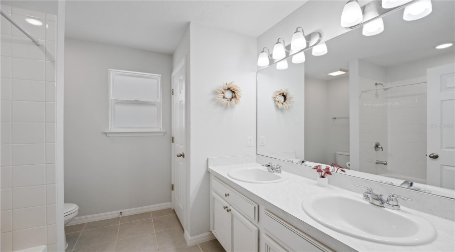 DAVENPORT, Florida 33896, 4 Bedrooms Bedrooms, ,2 BathroomsBathrooms,Residential,For Sale,ABERDEEN,0,MFRL4956781