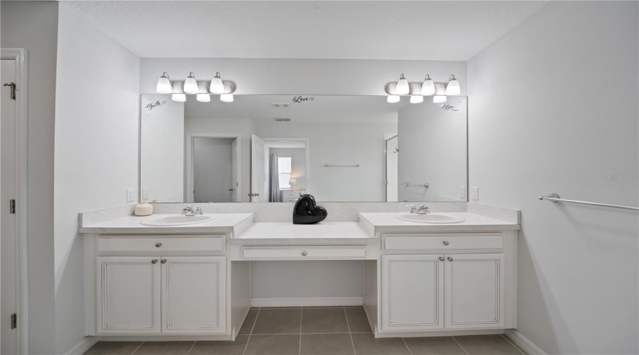 DAVENPORT, Florida 33896, 4 Bedrooms Bedrooms, ,2 BathroomsBathrooms,Residential,For Sale,ABERDEEN,0,MFRL4956781