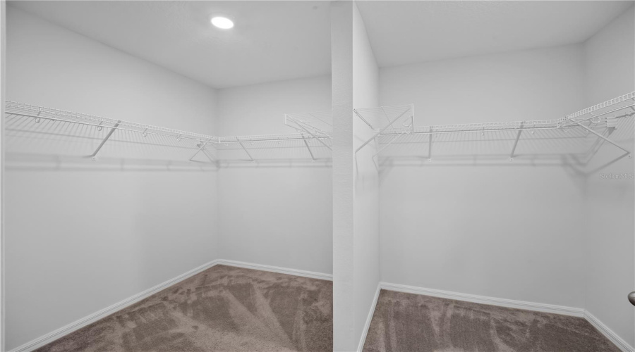 DAVENPORT, Florida 33896, 4 Bedrooms Bedrooms, ,2 BathroomsBathrooms,Residential,For Sale,ABERDEEN,0,MFRL4956781