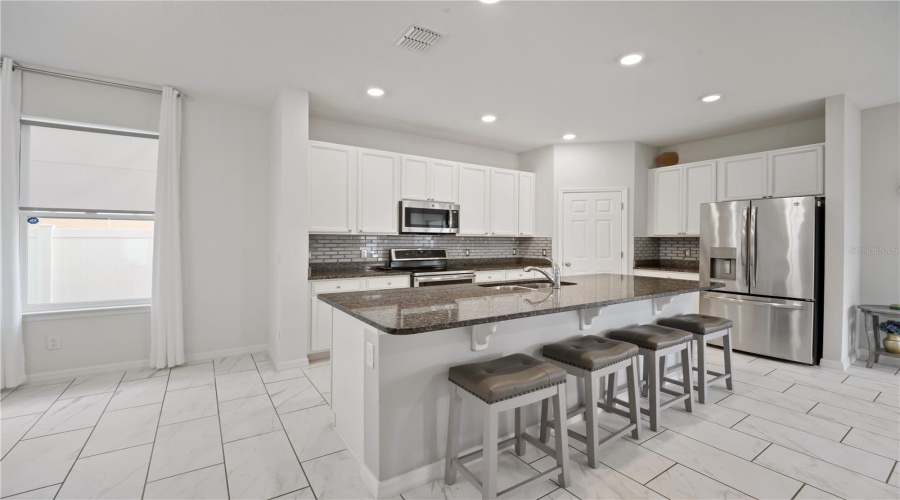 DAVENPORT, Florida 33896, 4 Bedrooms Bedrooms, ,2 BathroomsBathrooms,Residential,For Sale,ABERDEEN,0,MFRL4956781