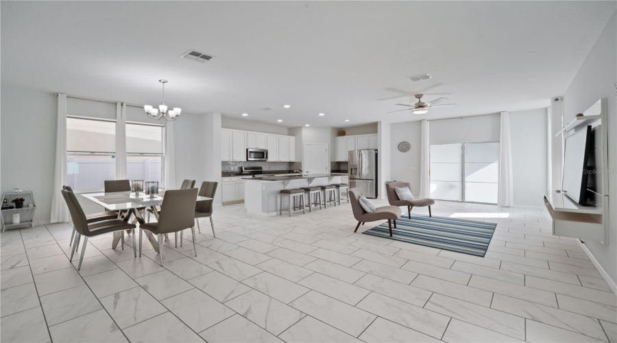 DAVENPORT, Florida 33896, 4 Bedrooms Bedrooms, ,2 BathroomsBathrooms,Residential,For Sale,ABERDEEN,0,MFRL4956781