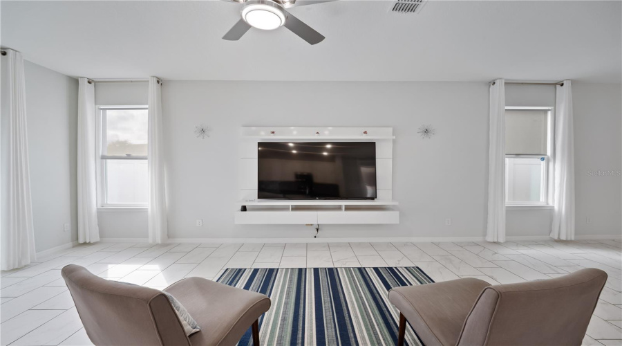 DAVENPORT, Florida 33896, 4 Bedrooms Bedrooms, ,2 BathroomsBathrooms,Residential,For Sale,ABERDEEN,0,MFRL4956781