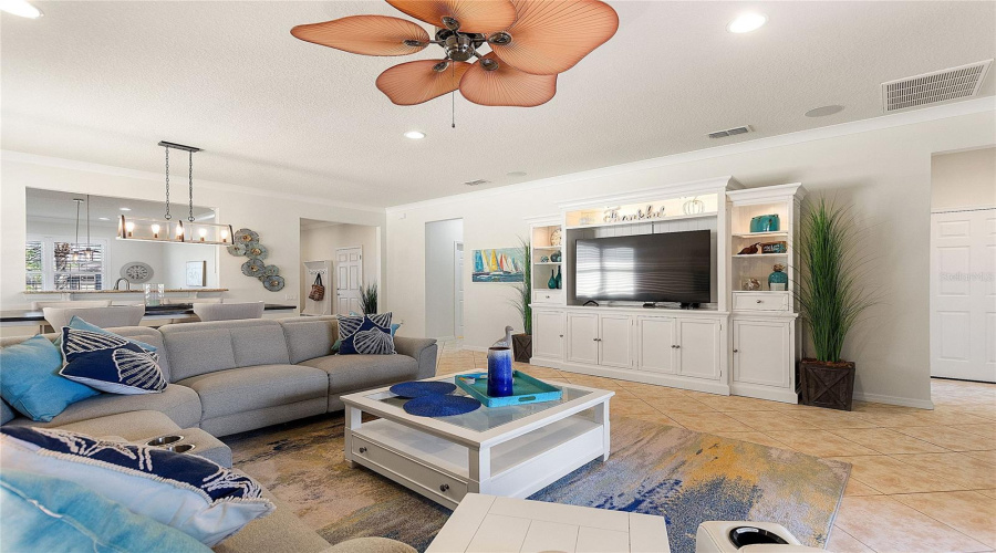 DAVENPORT, Florida 33837, 3 Bedrooms Bedrooms, ,2 BathroomsBathrooms,Residential,For Sale,ZAMORA,0,MFRS5137574